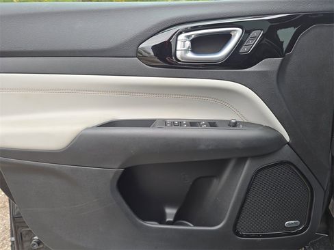 New 2024 Jeep Compass Limited w/ Elite Group image 12