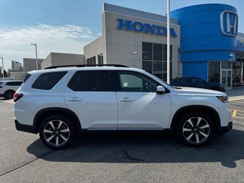 Used 2023 Honda Pilot Elite image 4