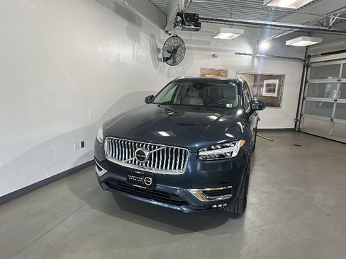 Certified 2023 Volvo XC90 B6 Plus image 1