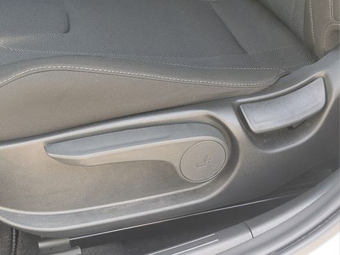 Used 2024 Hyundai Elantra SE FWD image 49