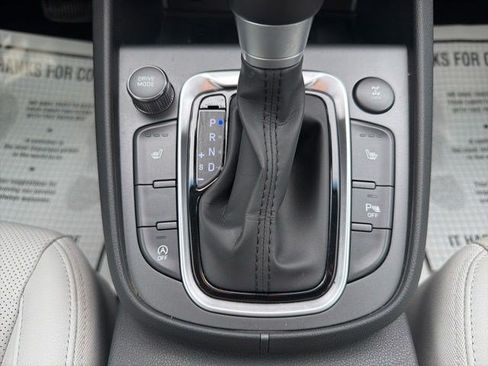 Used 2022 Hyundai Kona Limited AWD/4WD image 24