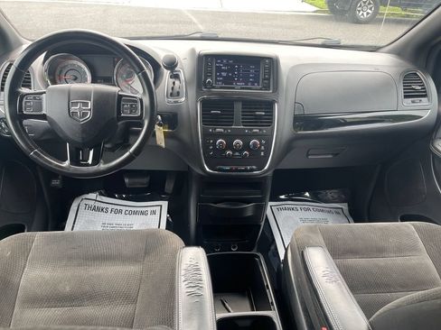 Used 2018 Dodge Grand Caravan SE FWD image 24