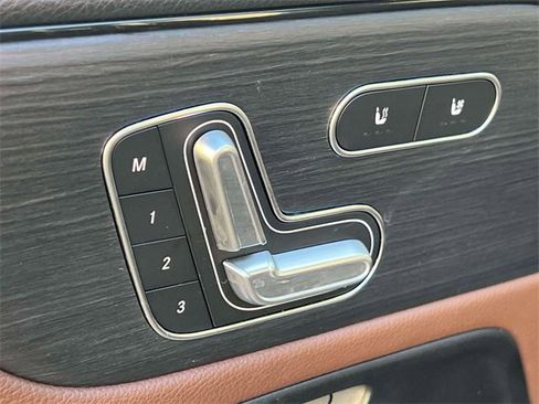 Used 2022 Mercedes-Benz GLB 250 GLB 250 w/ AMG Line image 18