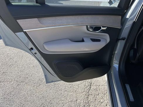 New 2026 Volvo XC90 B6 Plus image 18