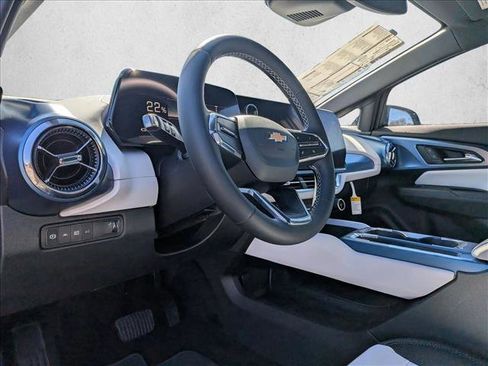 New 2026 Chevrolet Equinox EV LT image 9