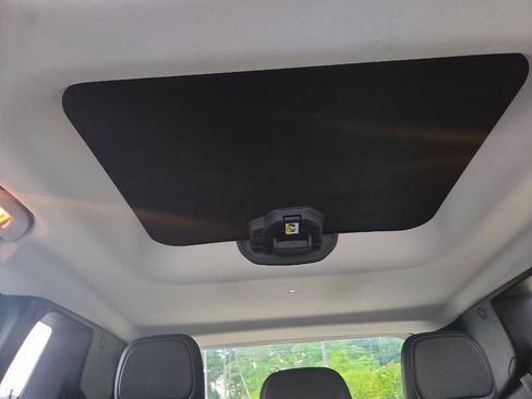 Used 2018 Jeep Renegade Trailhawk AWD/4WD image 30