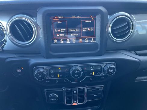 Used 2021 Jeep Wrangler Unlimited Sahara w/ Cold Weather Group image 17