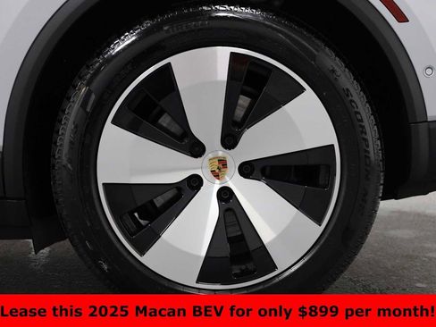 Certified 2025 Porsche Macan Electric image 40