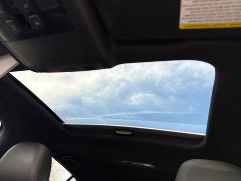 Used 2019 Volkswagen Golf 4-Door image 10