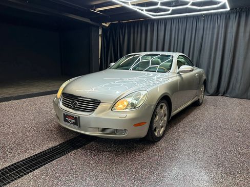 Used 2002 Lexus SC 430 Convertible RWD image 3