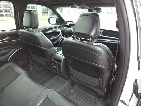 Used 2024 Jeep Grand Cherokee Trailhawk w/ Luxury Tech Group III image 58