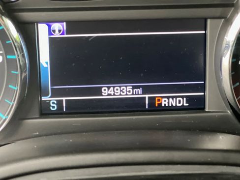 Used 2018 Chevrolet Suburban LT image 26