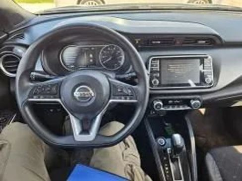 Used 2019 Nissan Kicks SV FWD image 15