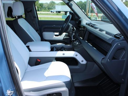 Used 2025 Land Rover Defender 110 S AWD/4WD image 36