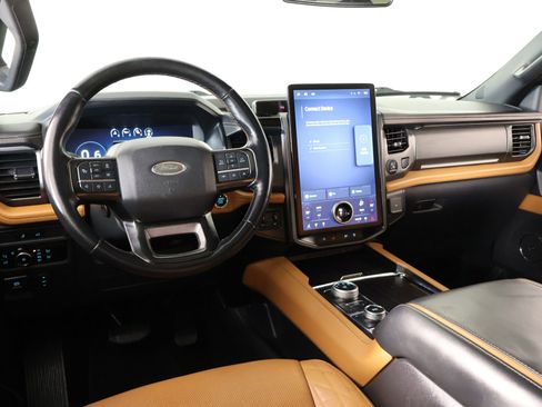 Used 2023 Ford Expedition Max Platinum AWD/4WD image 2