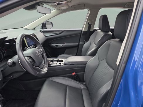 Certified 2025 Lexus NX 250 FWD image 13