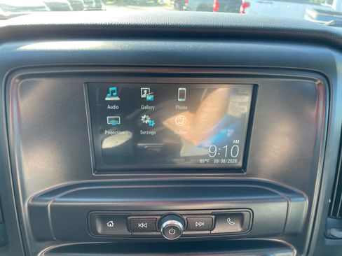 Used 2019 Chevrolet Silverado 2500 W/T AWD/4WD image 2