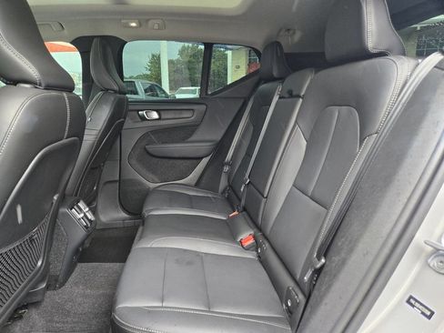 Used 2024 Volvo XC40 B5 Plus AWD/4WD image 14
