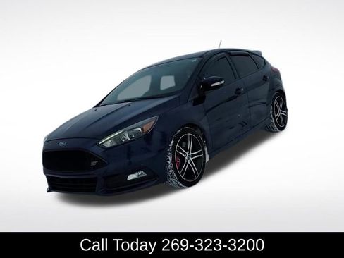 Used 2017 Ford Focus ST w/ Equipment Group 402A image 2