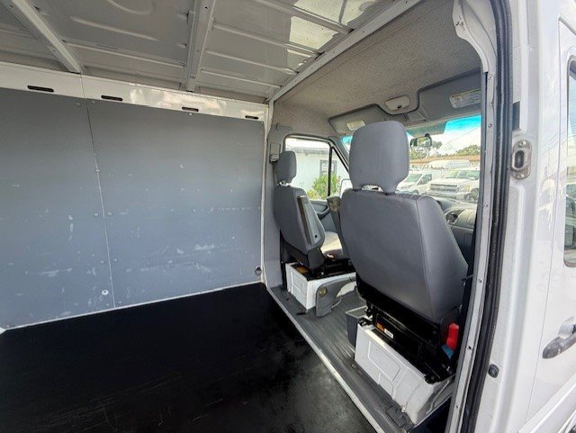 Used 2003 Dodge Sprinter 2500 RWD image 17
