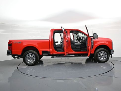 Used 2025 Ford F250 Lariat w/ Chrome Package AWD/4WD image 37