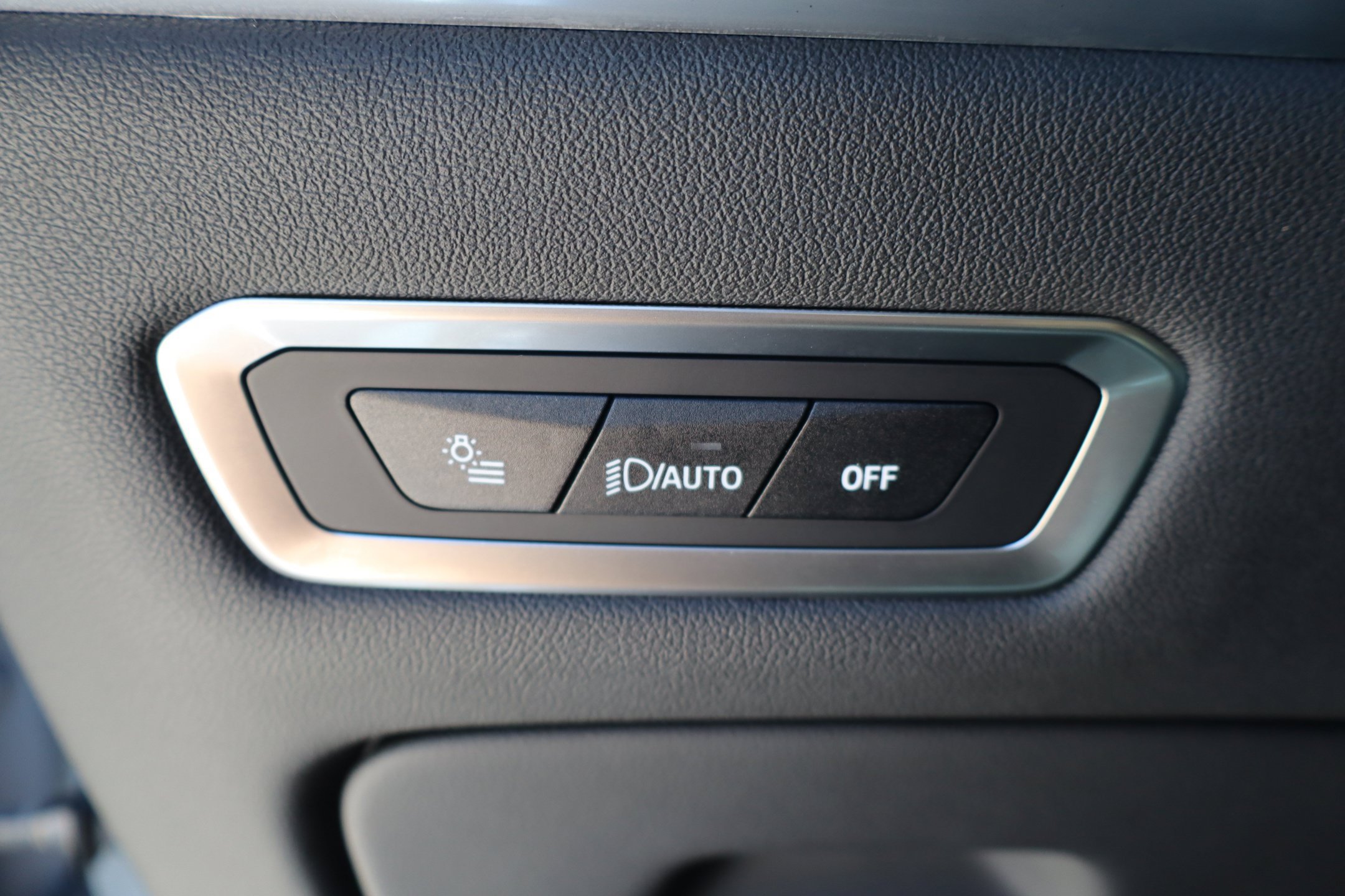 Used 2025 BMW X7 xDrive40i AWD/4WD image 17
