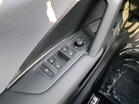 New 2025 Volkswagen Tiguan SE AWD/4WD image 31
