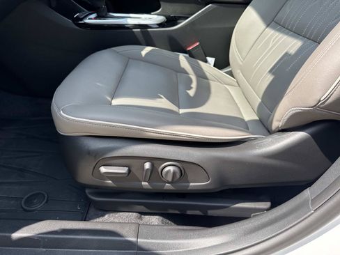 Used 2025 Buick Envista Avenir FWD image 16