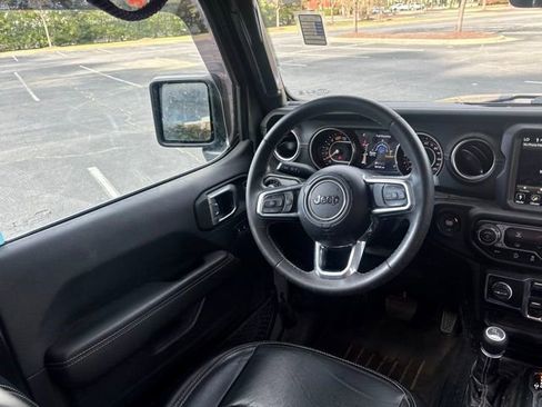 Used 2023 Jeep Wrangler Sahara image 22