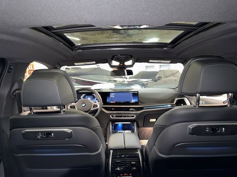 Used 2025 BMW X6 M60i w/ Executive Package image 19