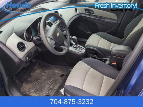 Used 2012 Chevrolet Cruze LS w/ Connectivity Package image 12