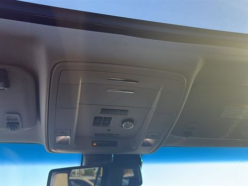 Used 2018 GMC Yukon SLT image 24