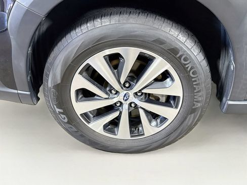 Used 2024 Subaru Outback Premium AWD/4WD image 42