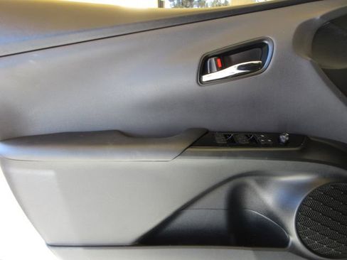 Used 2019 Toyota Prius XLE image 9