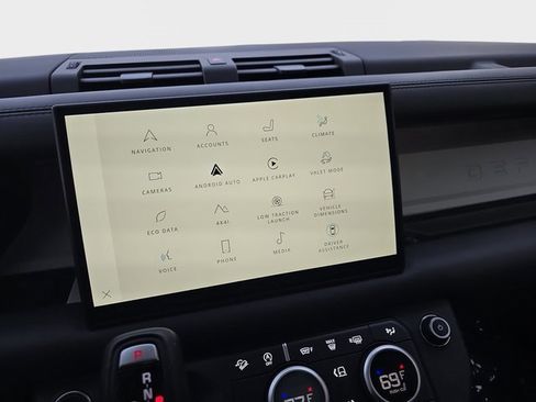 Used 2025 Land Rover Defender 110 S image 20