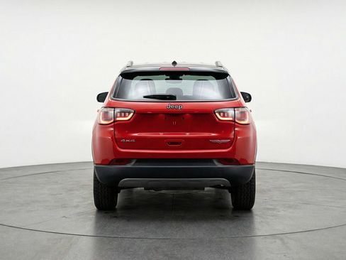 Used 2025 Jeep Compass Trailhawk image 6