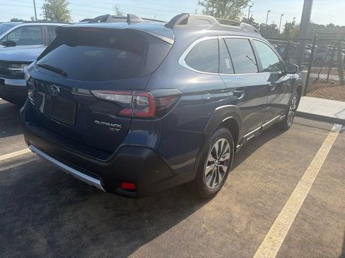 Used 2025 Subaru Outback Limited XT AWD/4WD image 3