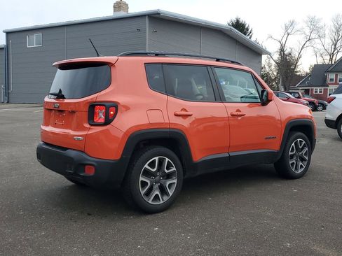 Used 2017 Jeep Renegade Latitude w/ Cold Weather Group image 3