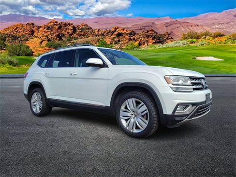 Used 2018 Volkswagen Atlas SEL Premium image 2