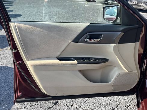 Used 2013 Honda Accord LX image 10