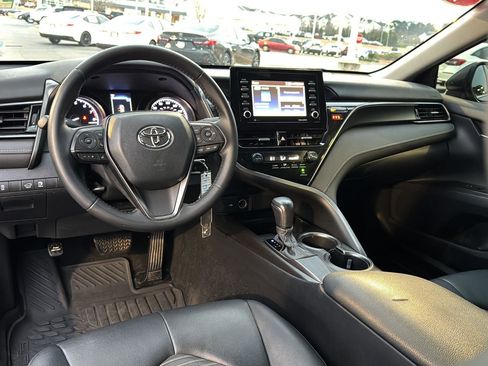 Certified 2021 Toyota Camry SE image 16