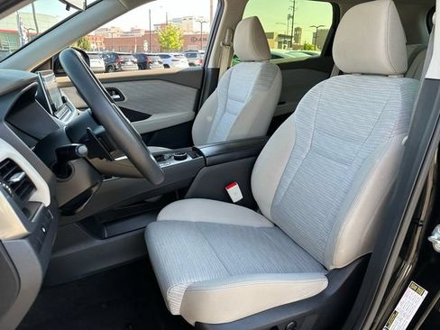 Used 2023 Nissan Rogue SV AWD/4WD image 9
