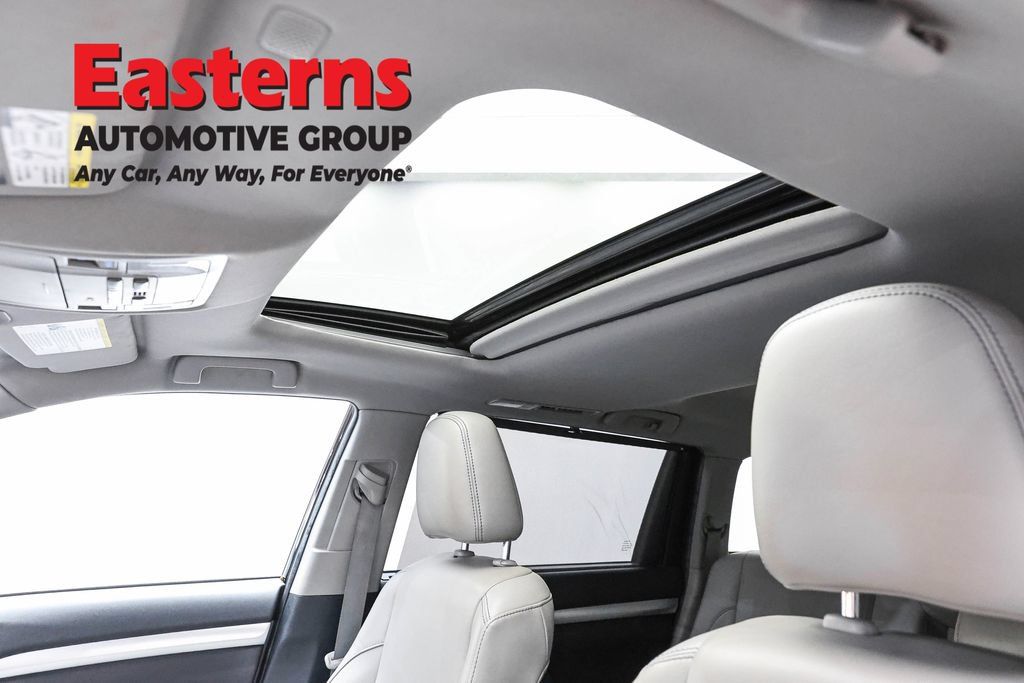 Used 2019 Toyota Highlander XLE AWD/4WD image 37