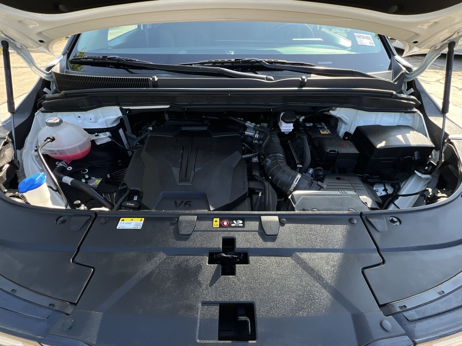 Used 2025 Kia Carnival FWD image 35
