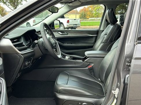 Used 2023 Jeep Grand Cherokee 4WD 4xe image 10