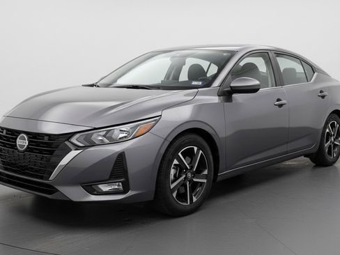 Used 2025 Nissan Sentra SV FWD image 3