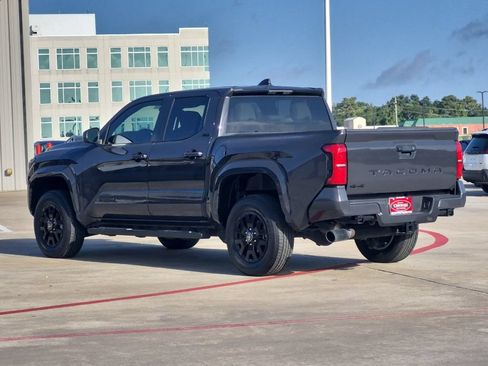 Certified 2025 Toyota Tacoma SR5 AWD/4WD image 4