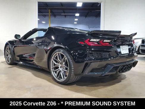 Used 2025 Chevrolet Corvette Z06 RWD image 12