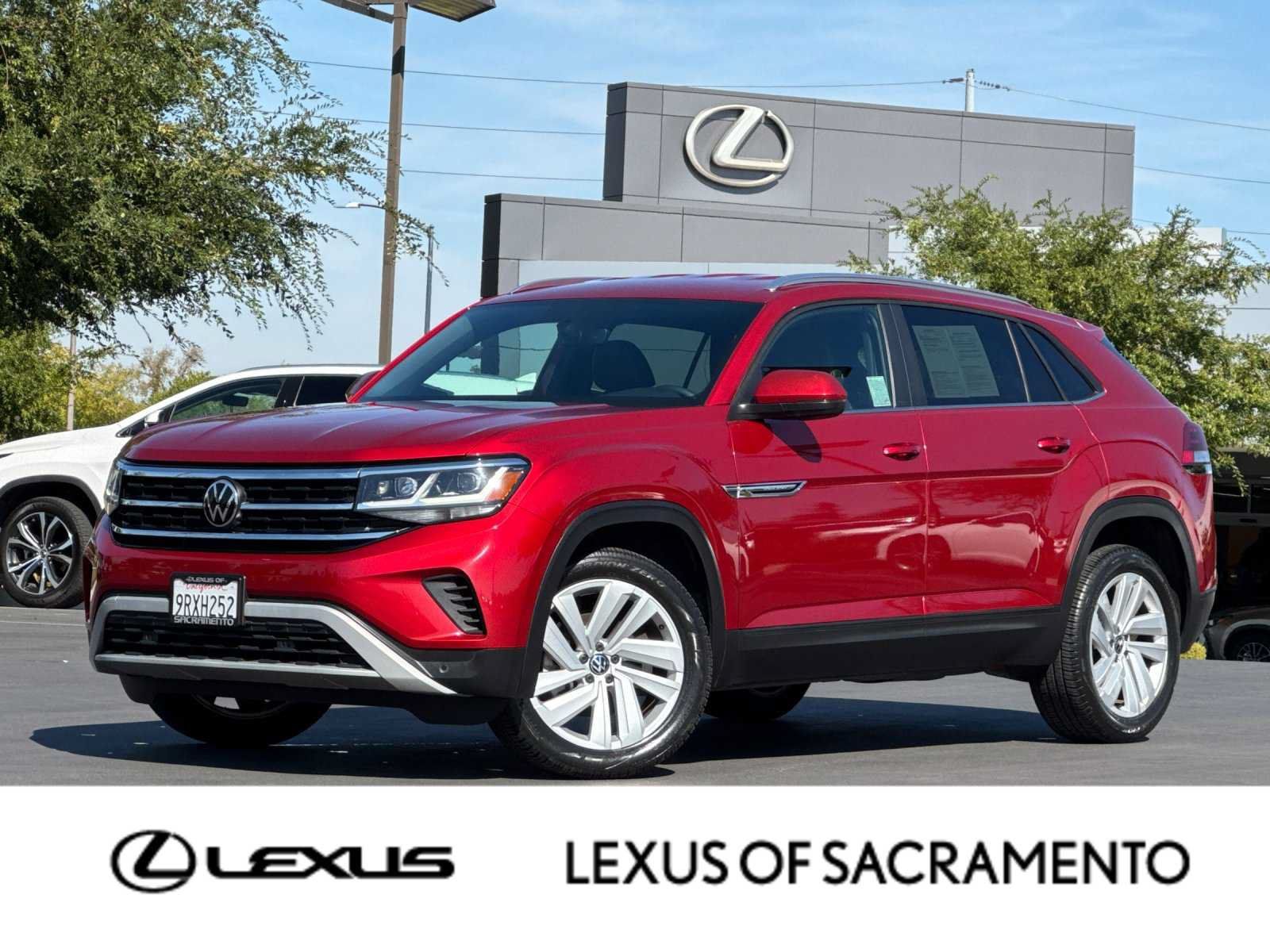 Used 2023 Volkswagen Atlas Cross Sport SE FWD image 1