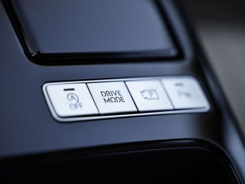 New 2026 Genesis G80 2.5T Sport Prestige image 40